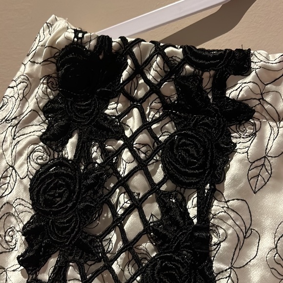 Mixed media maxi skirt embroidered cotton satin elastic waist - Picture 2 of 5